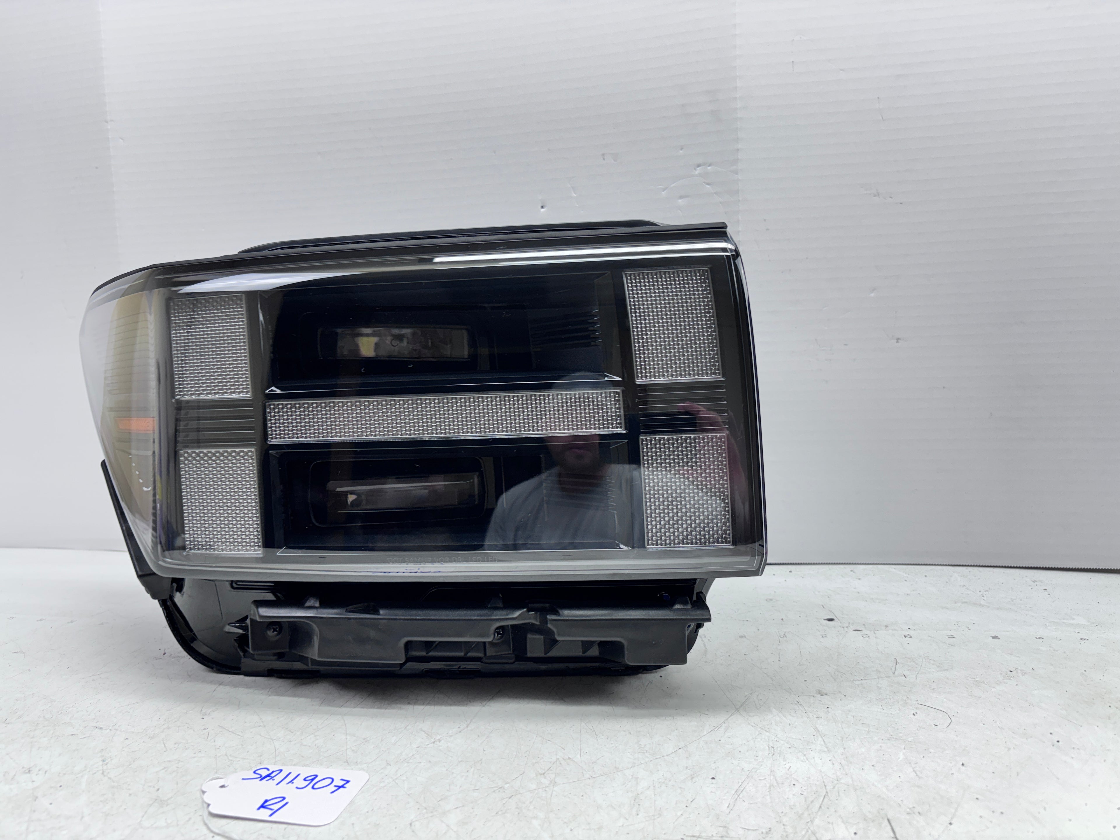2024-2026 Hyundai Santa Fe LED front right OEM headlight factory 92102-R6100