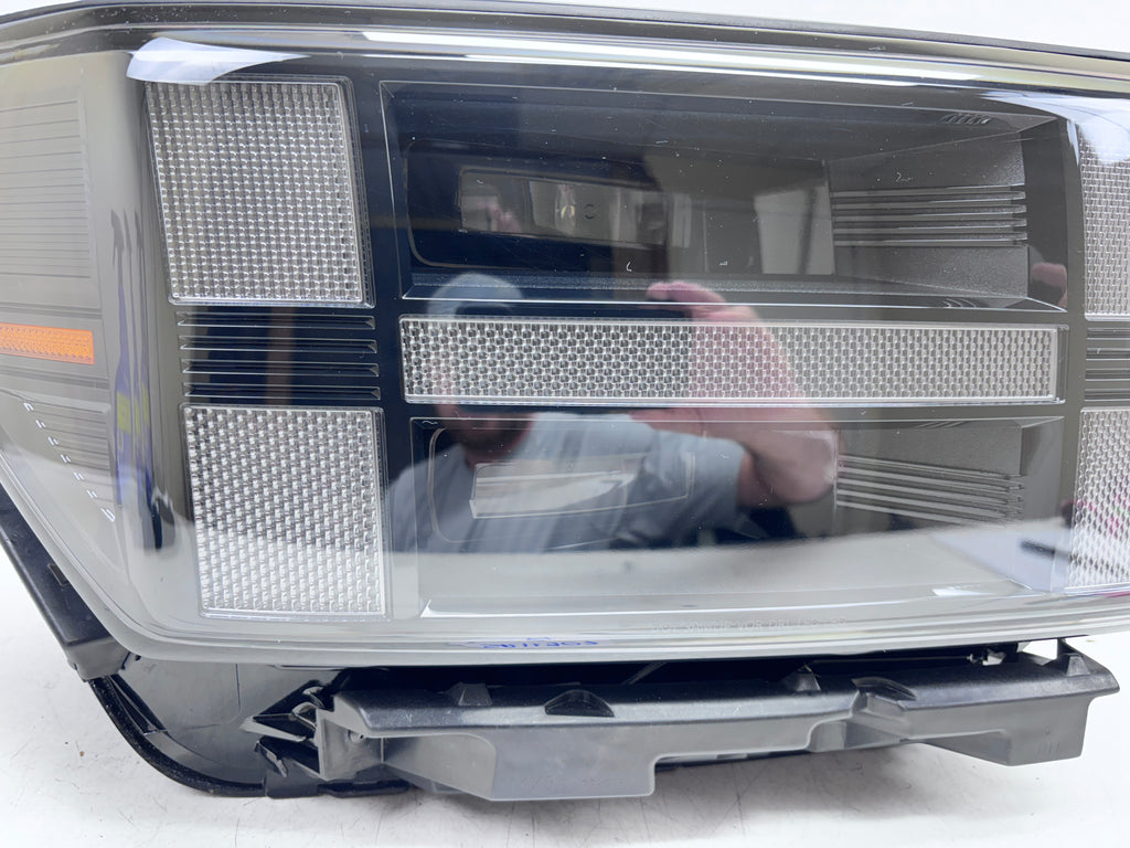 2024-2026 Hyundai Santa Fe LED front right OEM headlight factory 92102-R6100